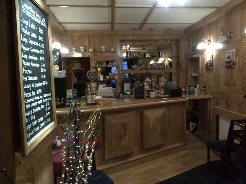 Crown Hotel Langholm Экстерьер фото