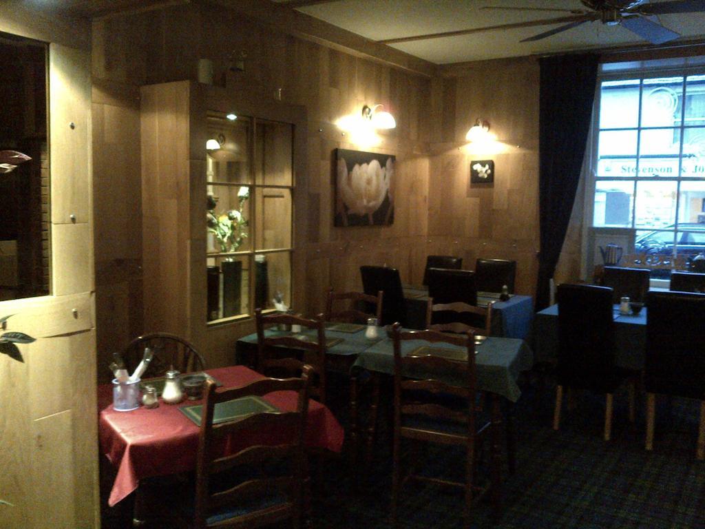 Crown Hotel Langholm Экстерьер фото